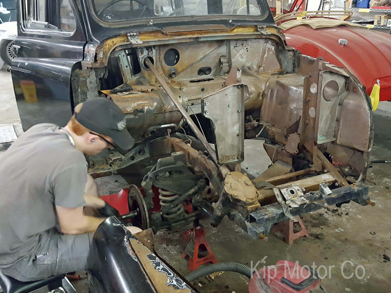 Restoration: 1967 Austin FX4 Taxi