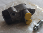 Nash Metropolitan Front Wheel Cylinder LH Early