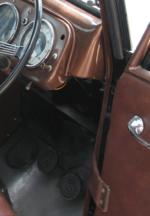 Taxi handle, interior door - front. Chromed.